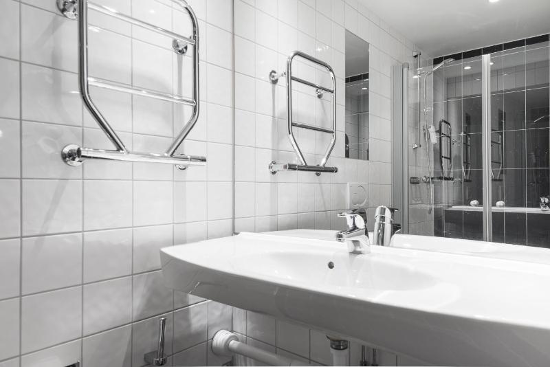 Standard Double or Twin Room image 4