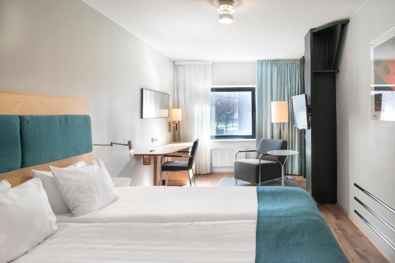 Standard Double or Twin Room image 3