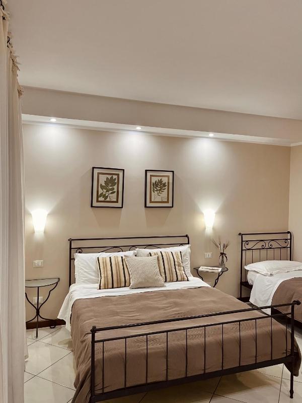 Triple Room image 2
