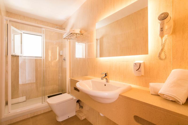 One-Bedroom Apartment image 1