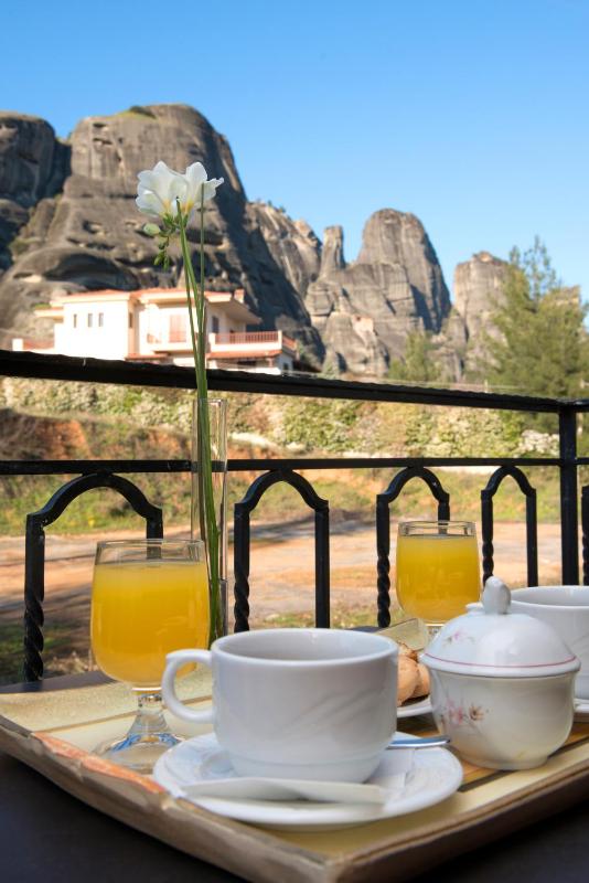 Suite with Panoramic Meteora View image 2