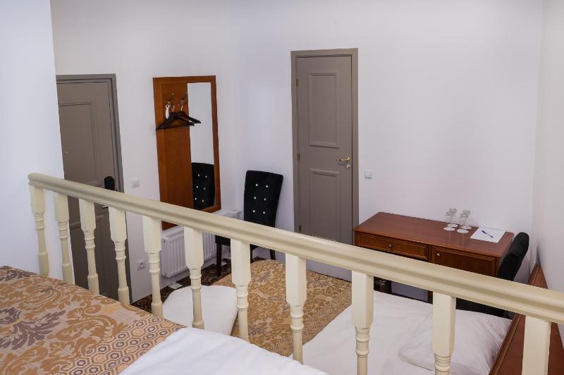 Triple Room image 3