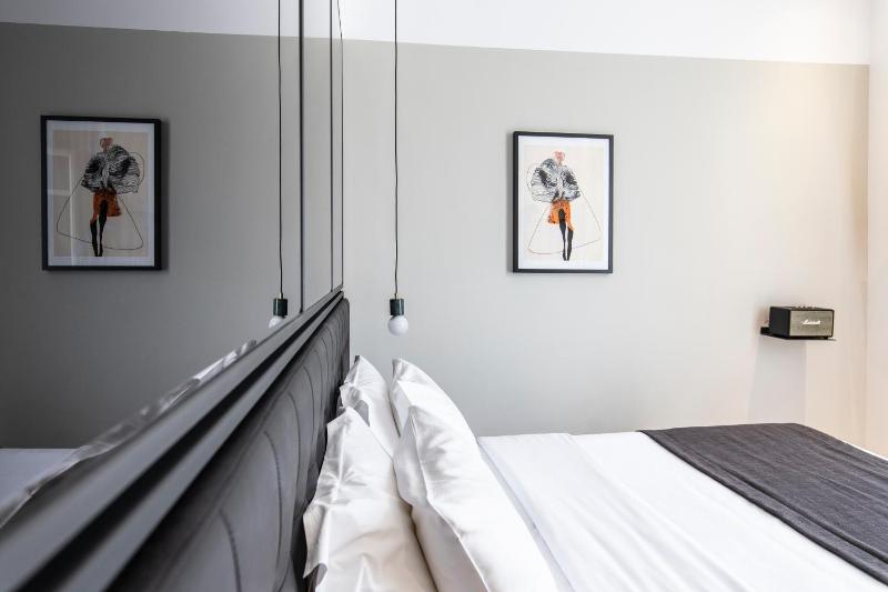 Standard Double Room image 4