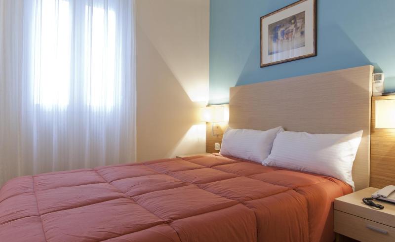 Double or Twin Room image 2