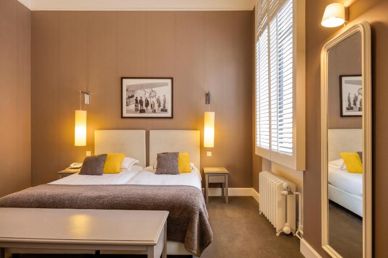 Executive Room image 4