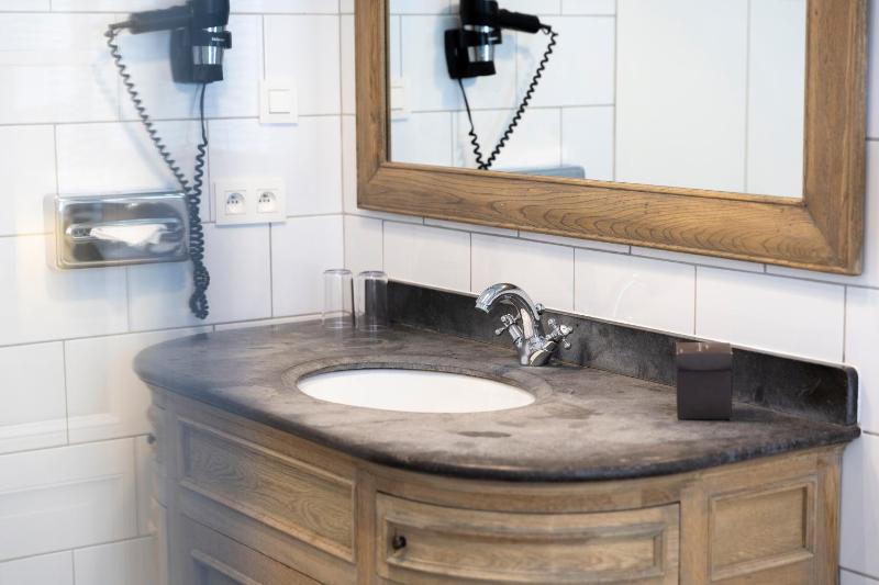 Executive Room image 2