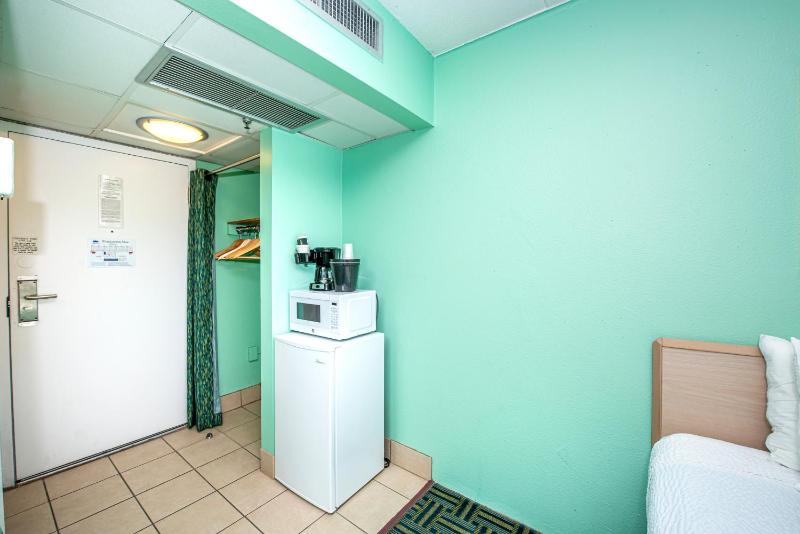 Pool-side Standard Room, 2 Double beds image 4