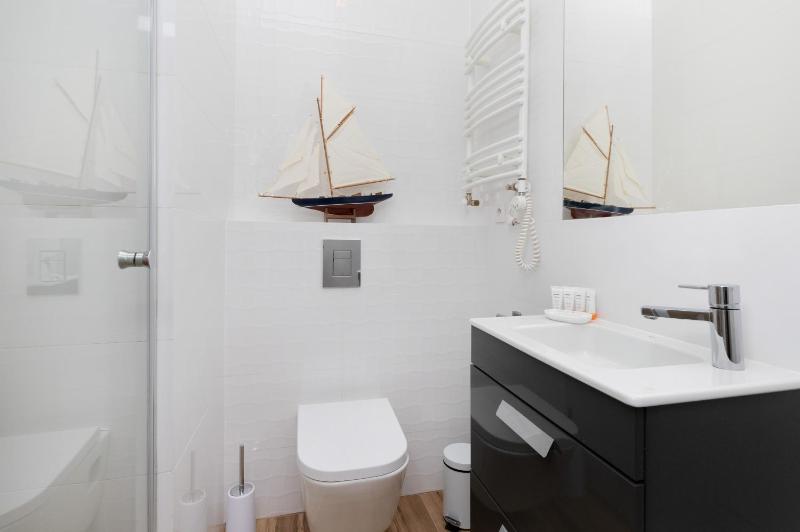 Apartament Neptun Park by Noclegi Renters - image 11