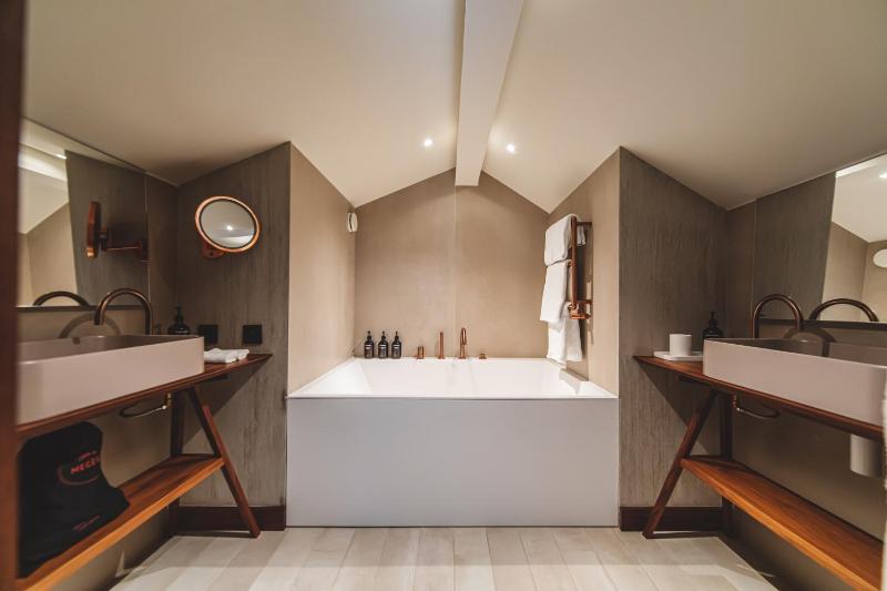 Junior suite duplex image 2