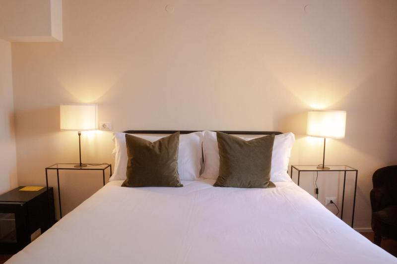 Double Room image 1