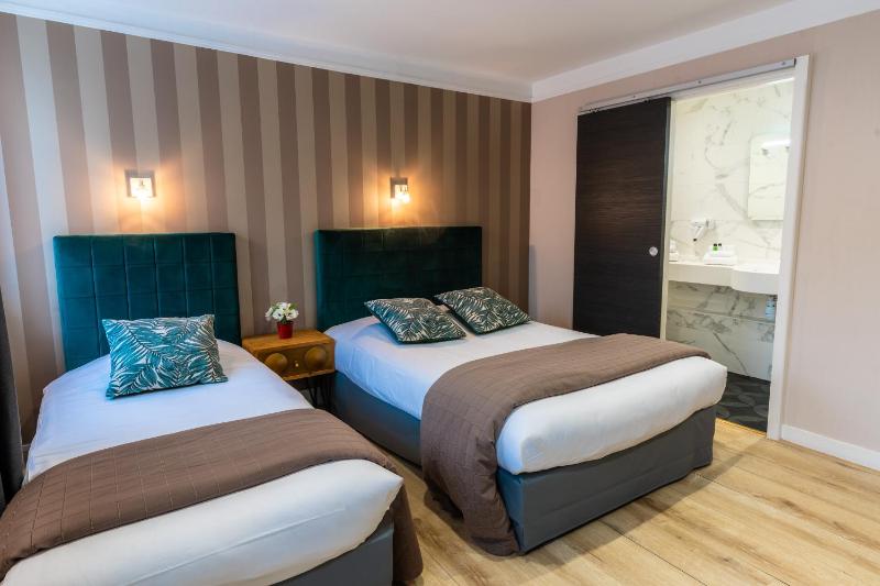 Standard Triple Room image 1