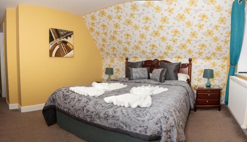 Standard Double Room image 2