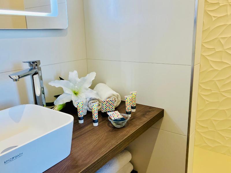 Superior Double Room image 3