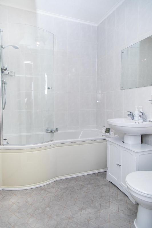Beaumont Windermere - Adults-Only Boutique Guest House- Free Parking & Wellness Access - image 36
