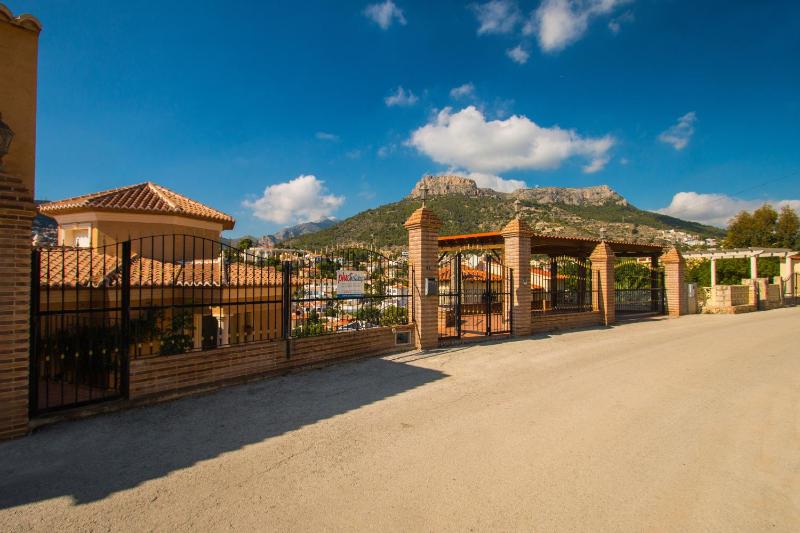 Deluxe Villa image 2