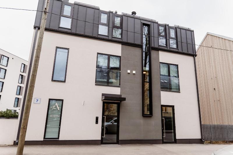 Studio Apartment image 2