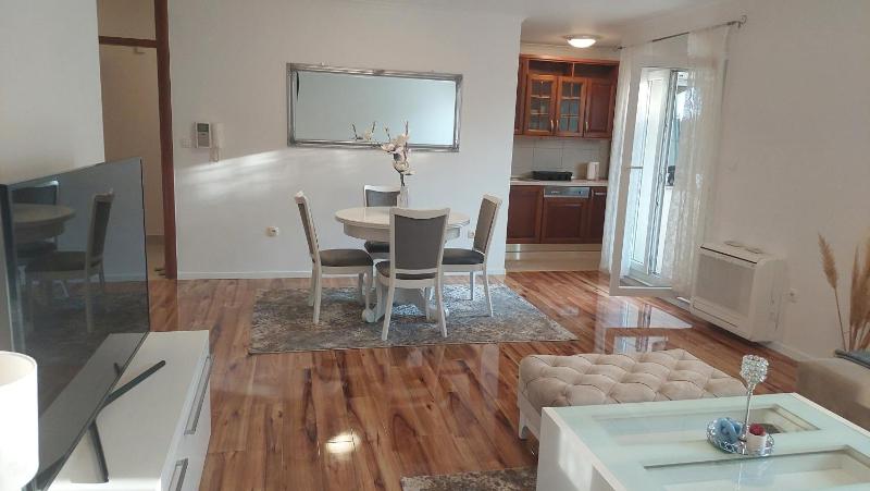 Sweet House - image 2