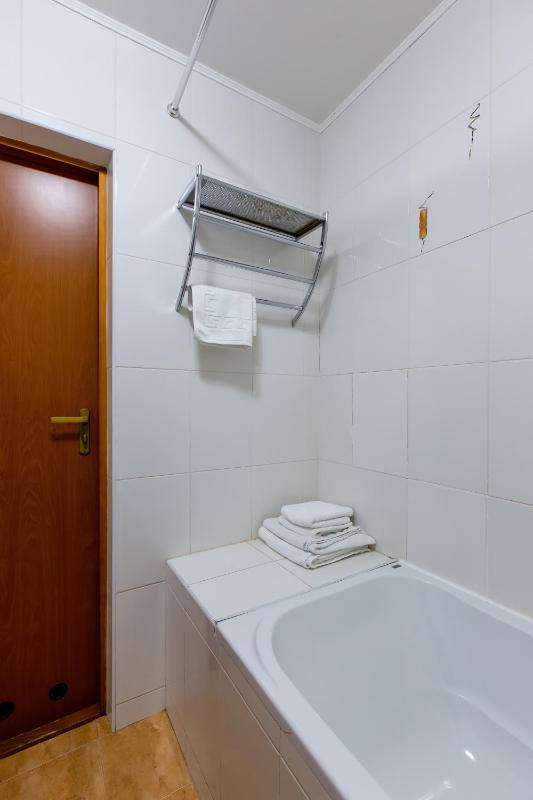 Deluxe Room image 3