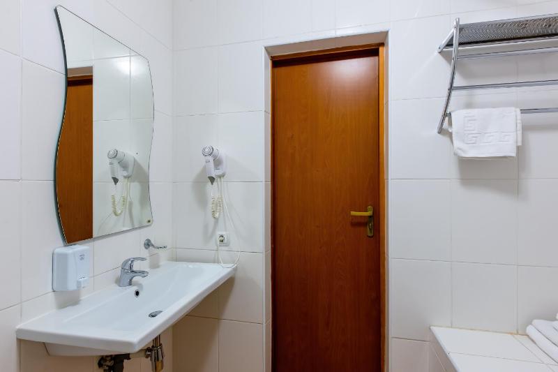 Deluxe Room image 4