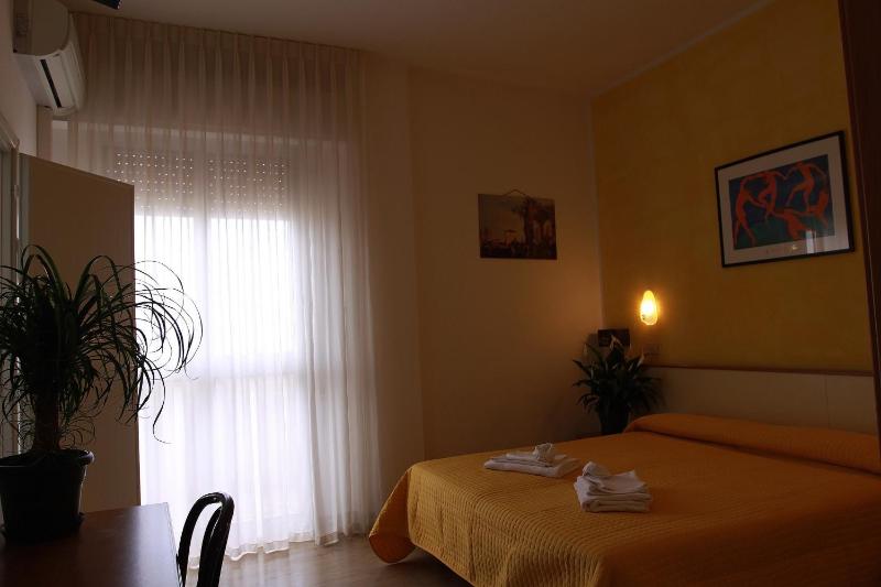 Double or Twin Room image 4