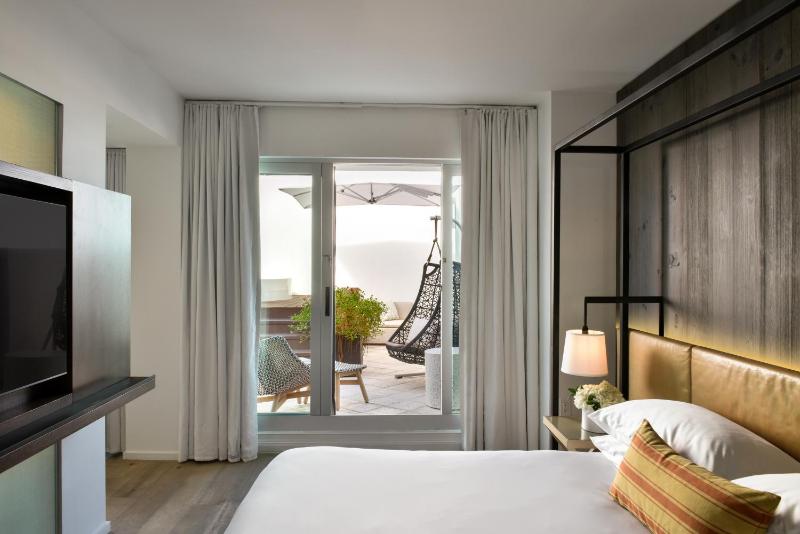 Victor Penthouse Suite