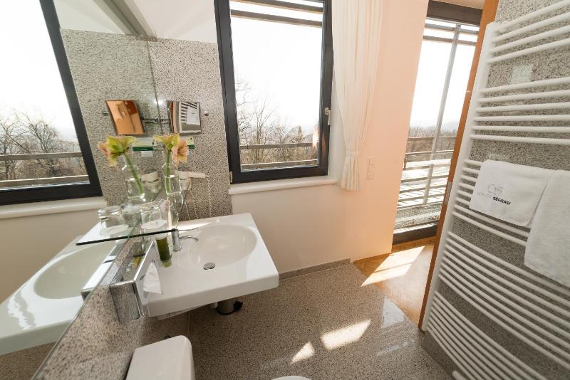 Superior Double Room image 2