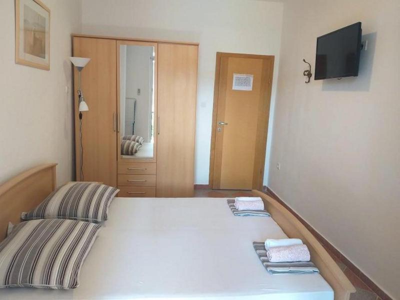 Apartments and rooms with parking space Baska Voda Makarska - 20005 - image 2