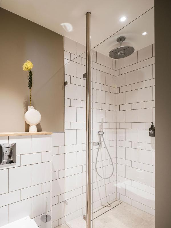 Double Room with Private Bathroom image 2