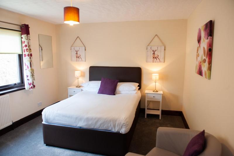 Double Room image 3