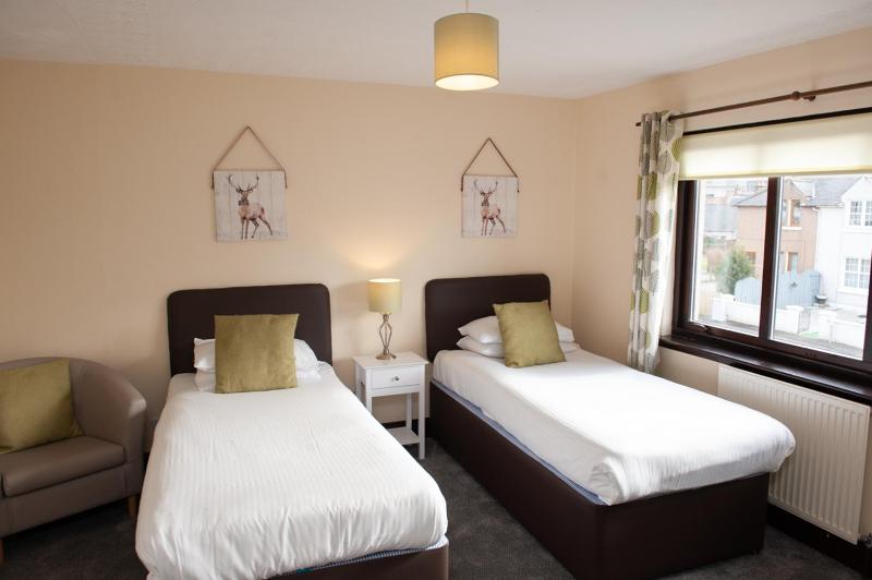 Twin Room image 1