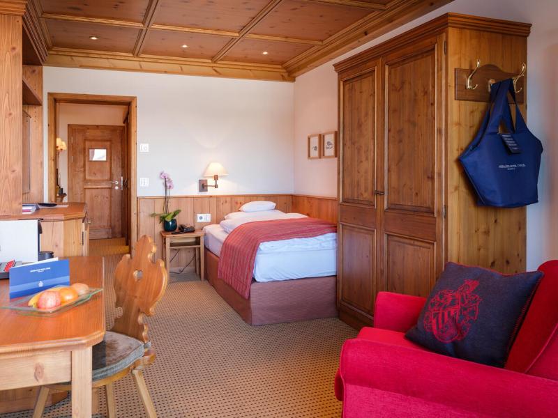 Classic Single Room with Balcony image 3