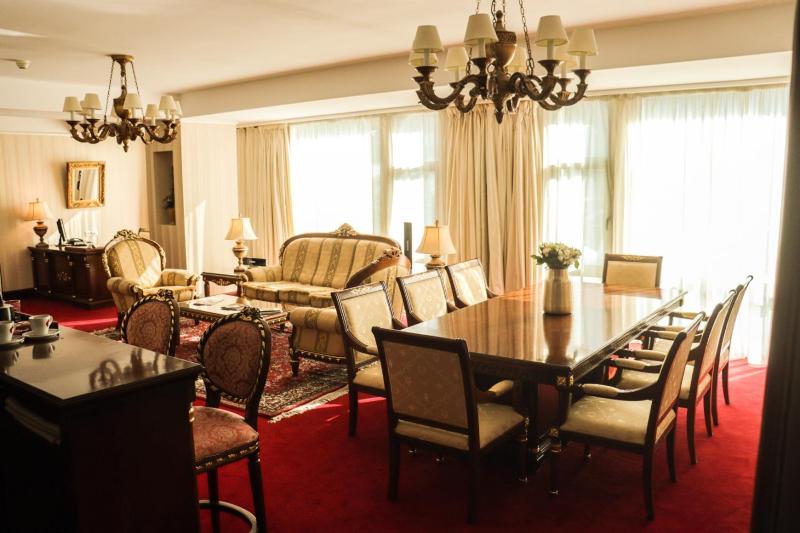 Presidential Suite image 4
