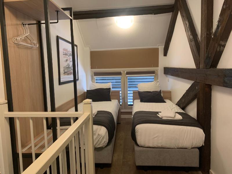 Two-Bedroom Duplex Apartment image 4