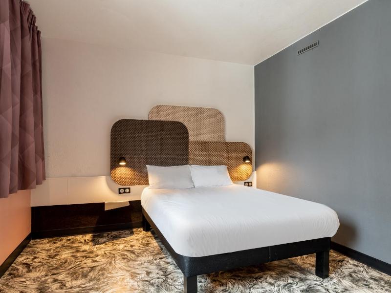 Standard Double Room image 4