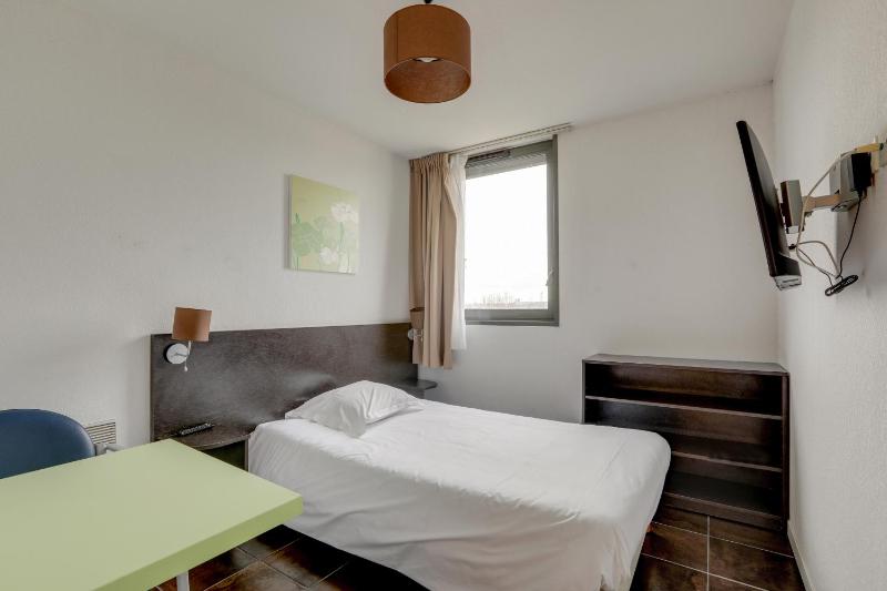 studio (Single Bed) image 2