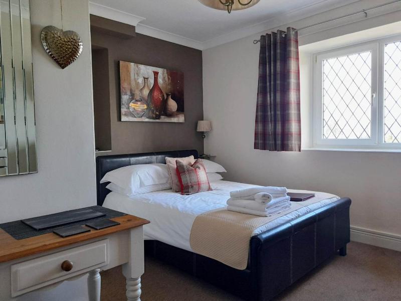 Double Room with Sea View image 3