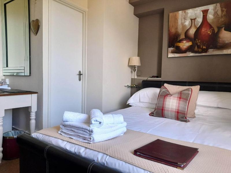 Double Room with Sea View image 4