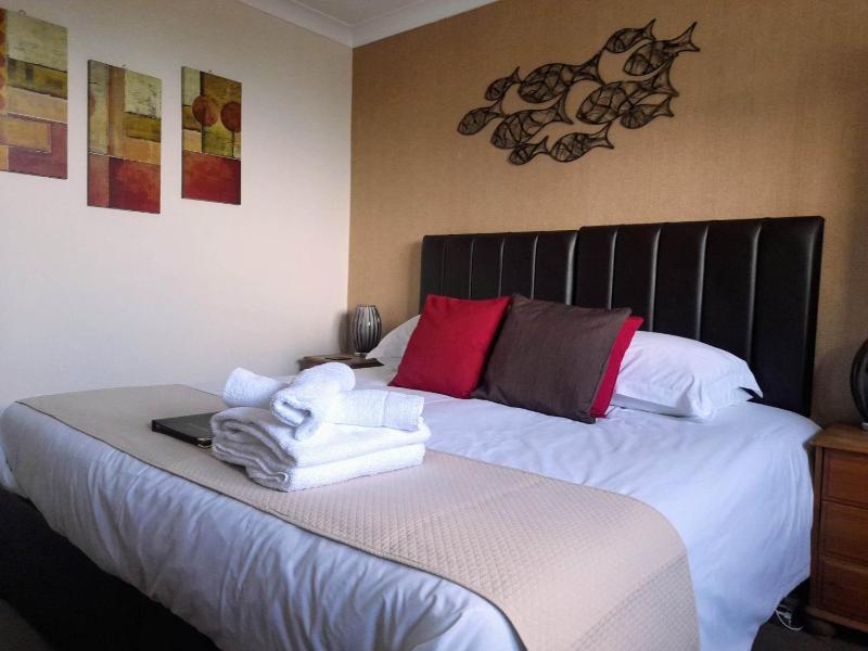 Double or Twin Room with Sea View image 3