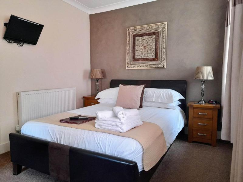 Double Room with Garden View image 1