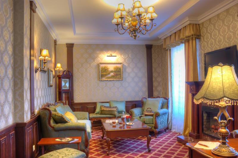 Deluxe Suite image 4