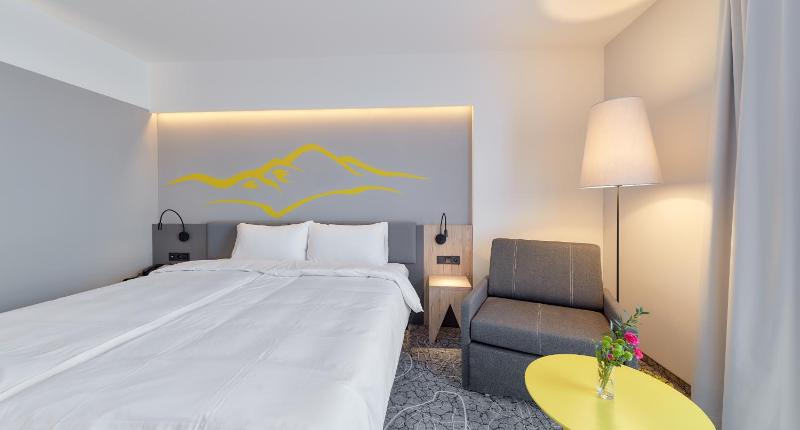 Standard Double Room with One Double Bed image 2