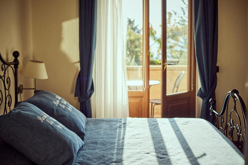 Double Room with Balcony and Valley View image 1