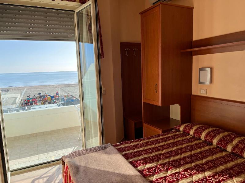 Deluxe Double Room with Balcony and Sea View image 1