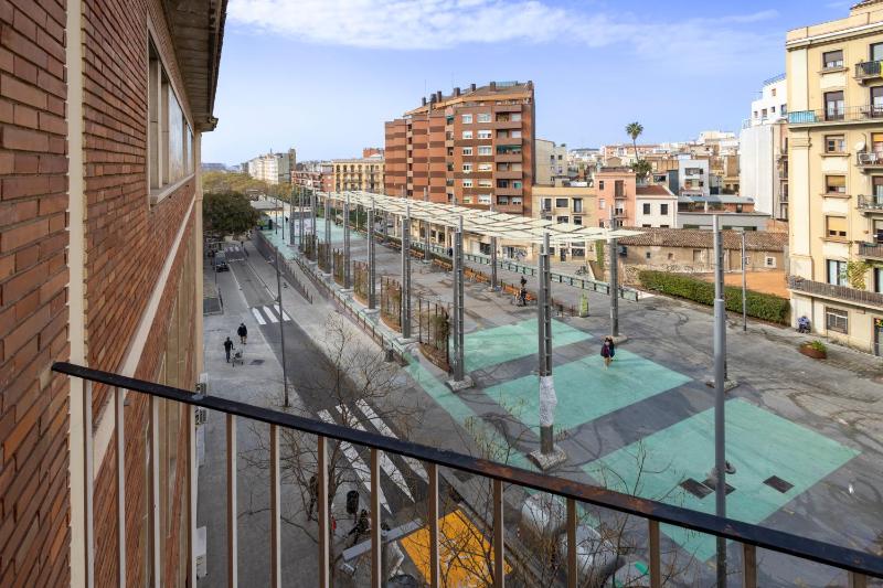 Single Room with Balcony image 3