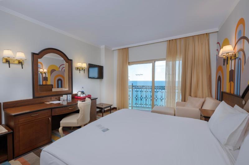 Deluxe Standard Room Sea View image 3