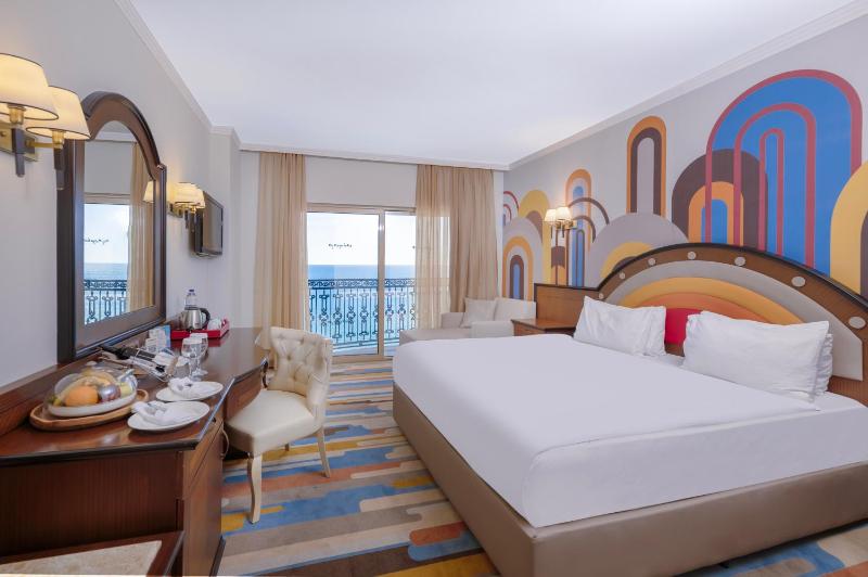 Deluxe Standard Room Sea View image 4