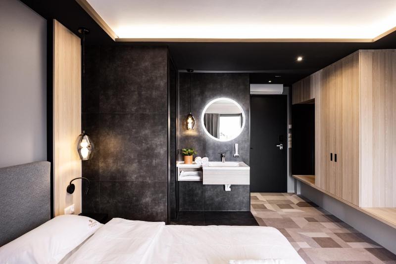 Superior Double Room image 3