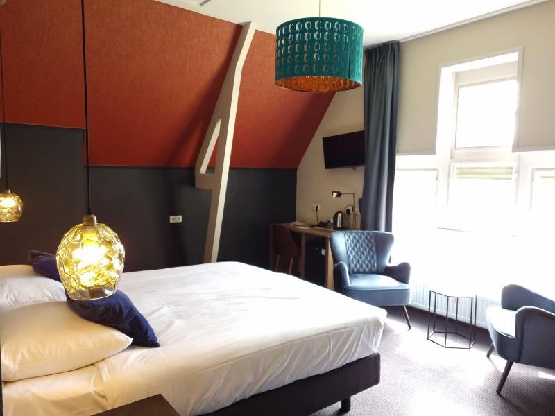 Deluxe Double Room image 2