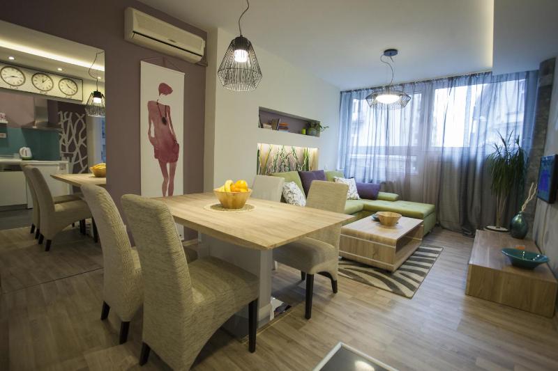 One-Bedroom Apartment image 2
