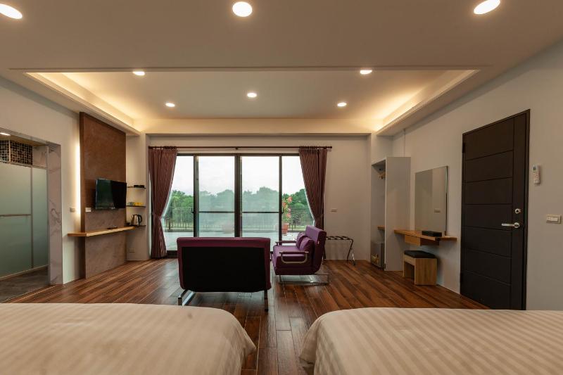 123 Hall - image 4